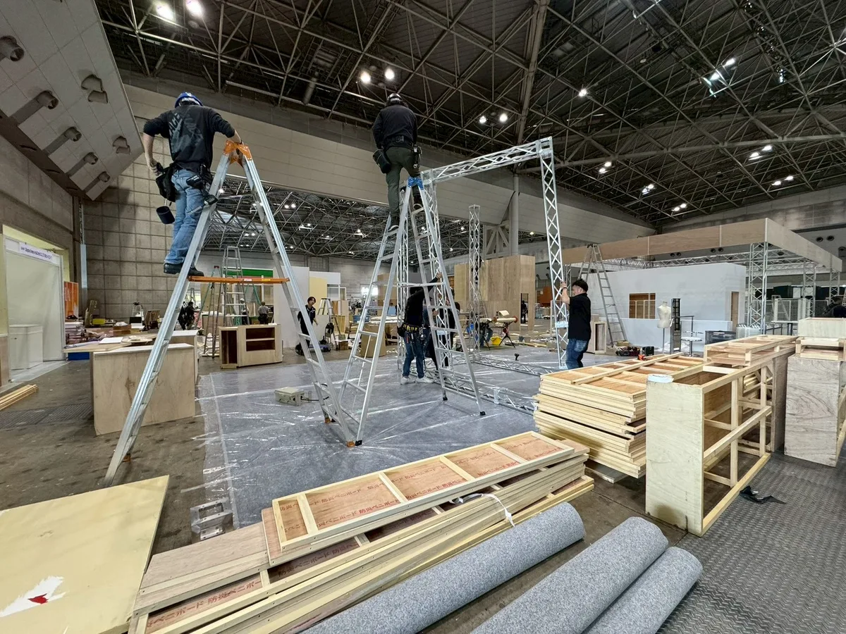 屋外イベント　テント設営